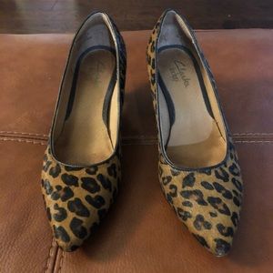 Clarks size 6.5 cheetah/leopard print kitten heel gently used